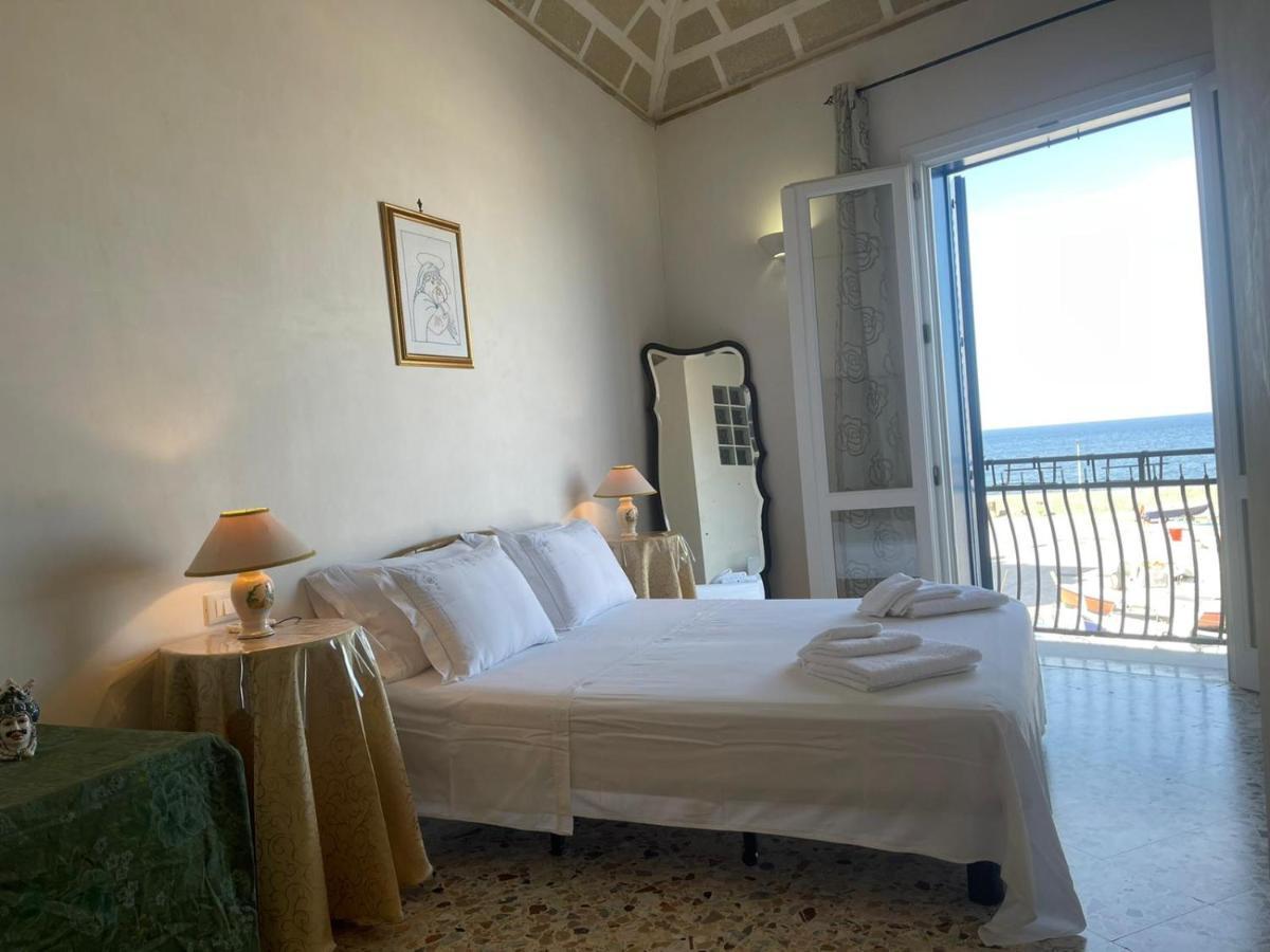 La Camera Sul Porto Hotel Marettimo Exterior photo